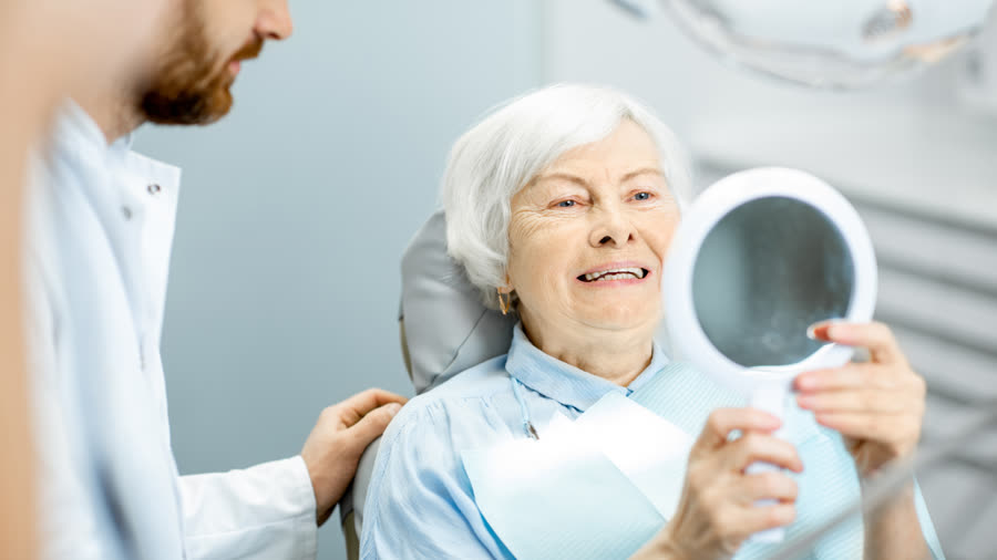 Recuperação após implante dentário